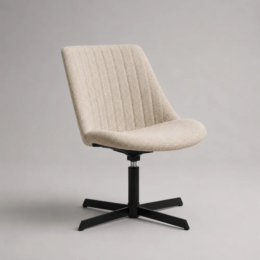 Drehbarer Esszimmerstuhl mit Polyester-Bouclébezug und Stahlkreuzgestell, Cremeweiß/Schwarz, 62 × 64 × 82 cm