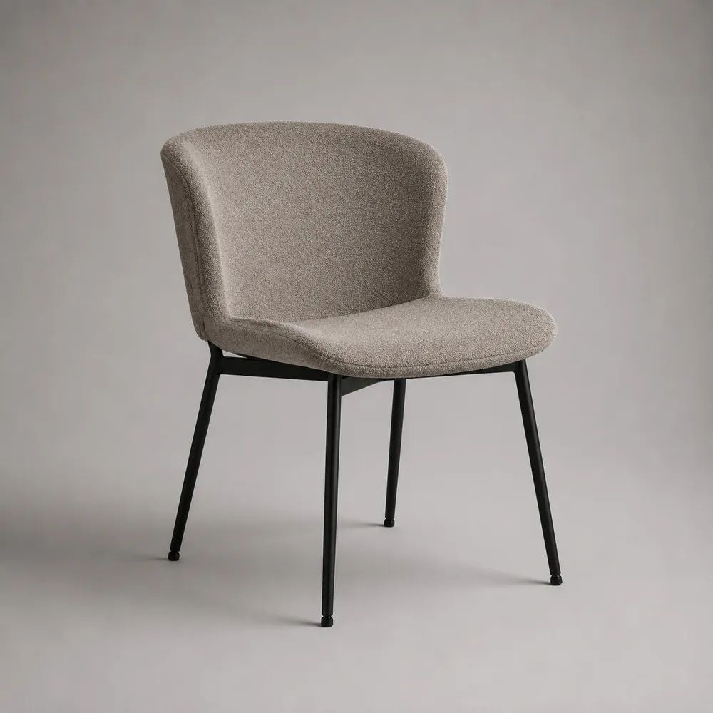 Esszimmerstuhl mit Bouclé-Bezug und Stahlgestell, abgerundete Sitzschale, Beige/Schwarz, 55 × 58 × 79 cm
